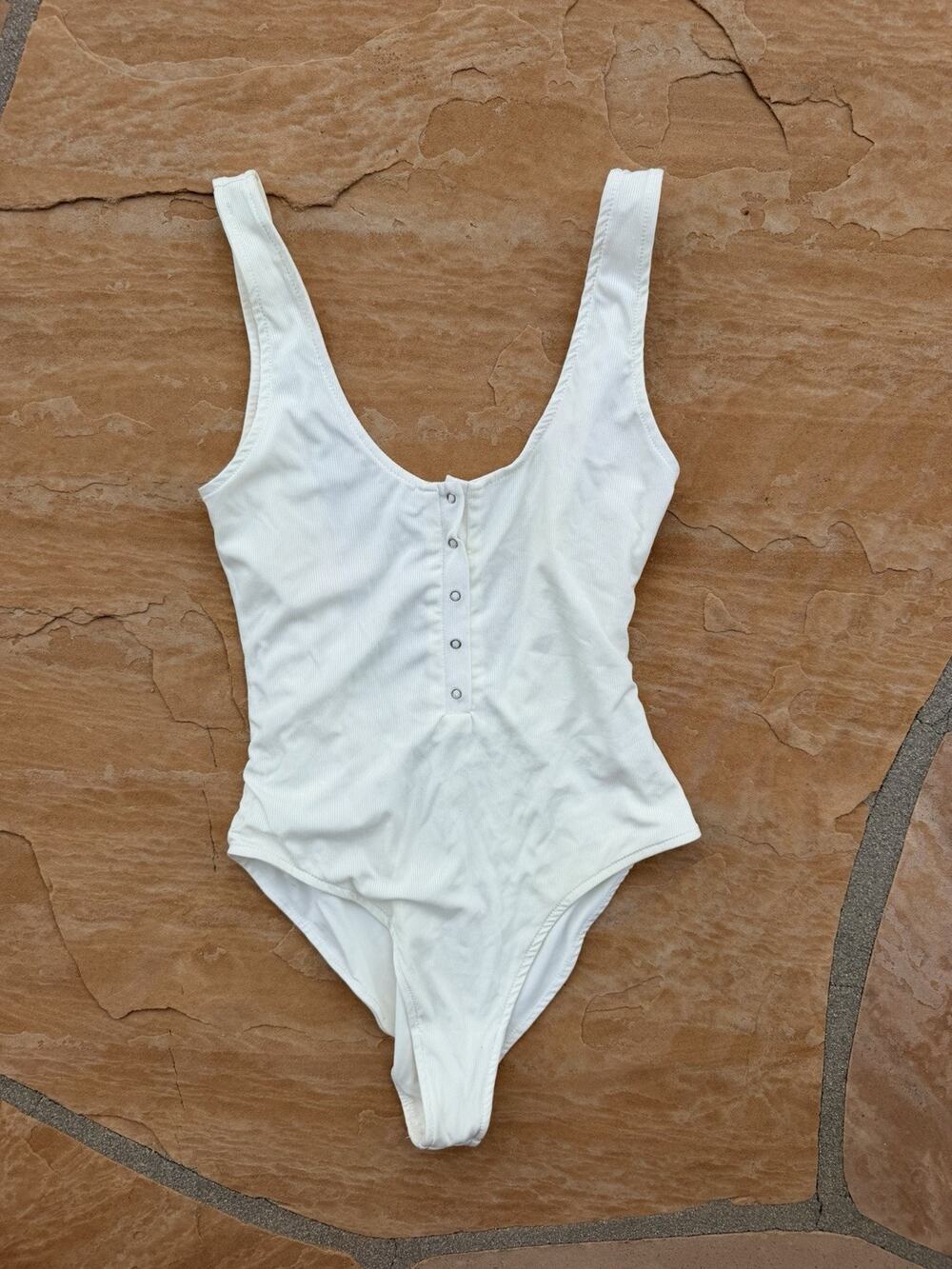 Tularosa Cream Ribbed Button Up Front Bodysuit Small Off White Sleeveless